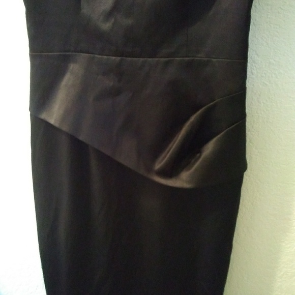 Black Halo v neck sleeveless dress - Picture 6 of 6